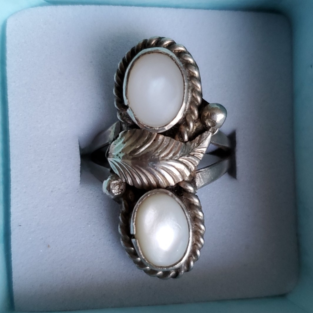 Vintage Navajo Mother Of Pear Ring